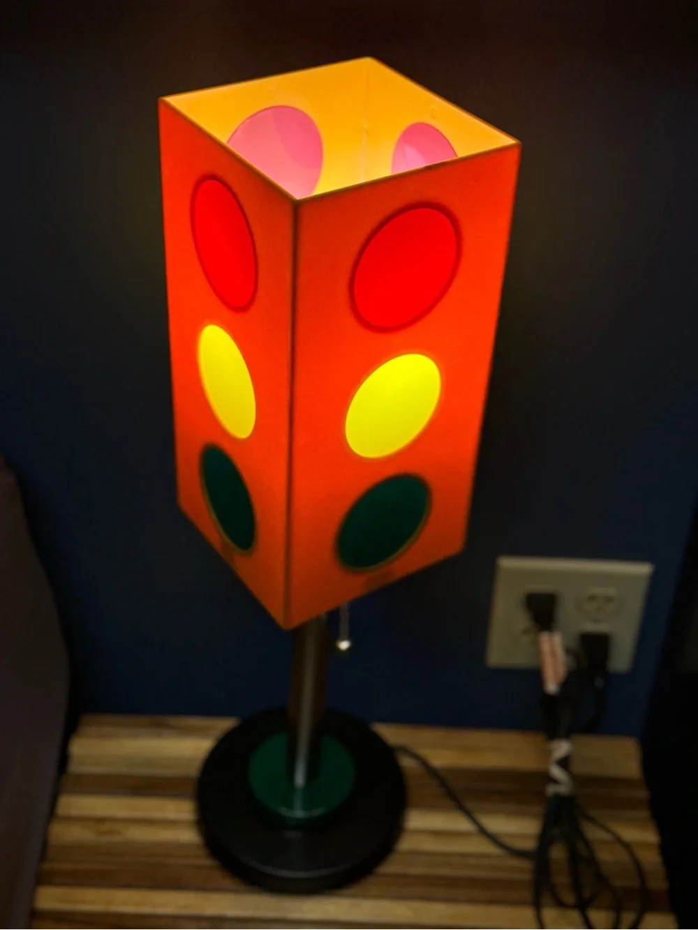 Vintage 90s Lucite Traffic Stoplight Desk Lamp - Also known as the “iCarly lamp”